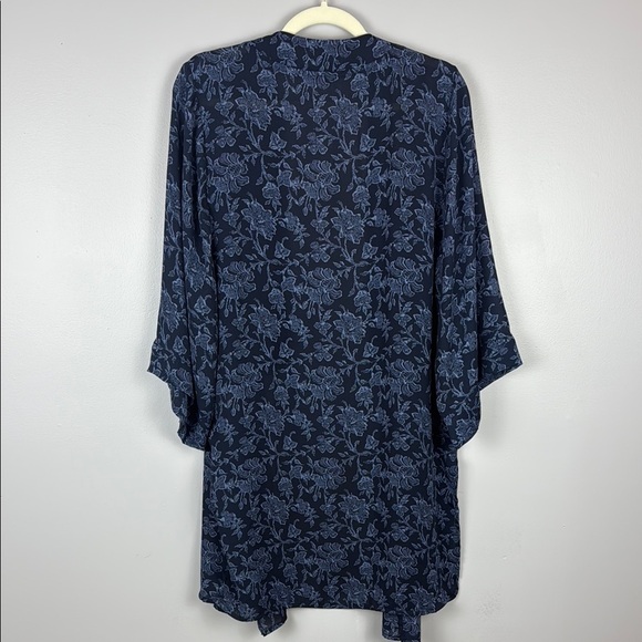 Tahari Blue Robe with Elegant Floral Print Size Large/XLarge - Picture 10 of 11